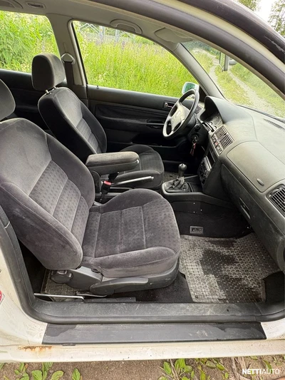 Volkswagen Golf 2002, kuva 6/6