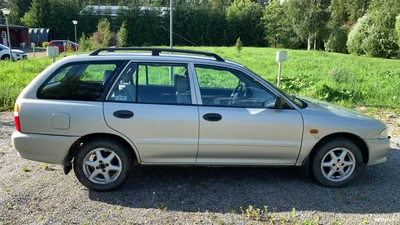 Mitsubishi Lancer 1996, kuva 4/10