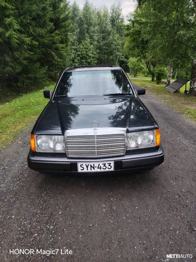 Mercedes-Benz E 300 1992, kuva 1/10