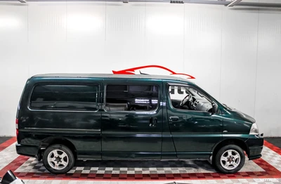 Toyota Hiace 2,5 D-4D 4WD L2 2009, photo 7/17