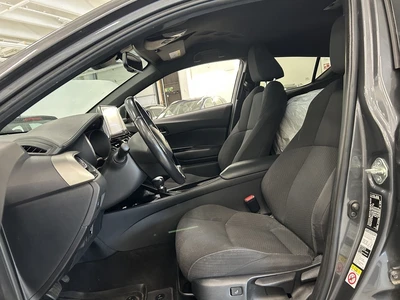 Toyota C-HR 1,8 Hybrid Active 2018, photo 3/6