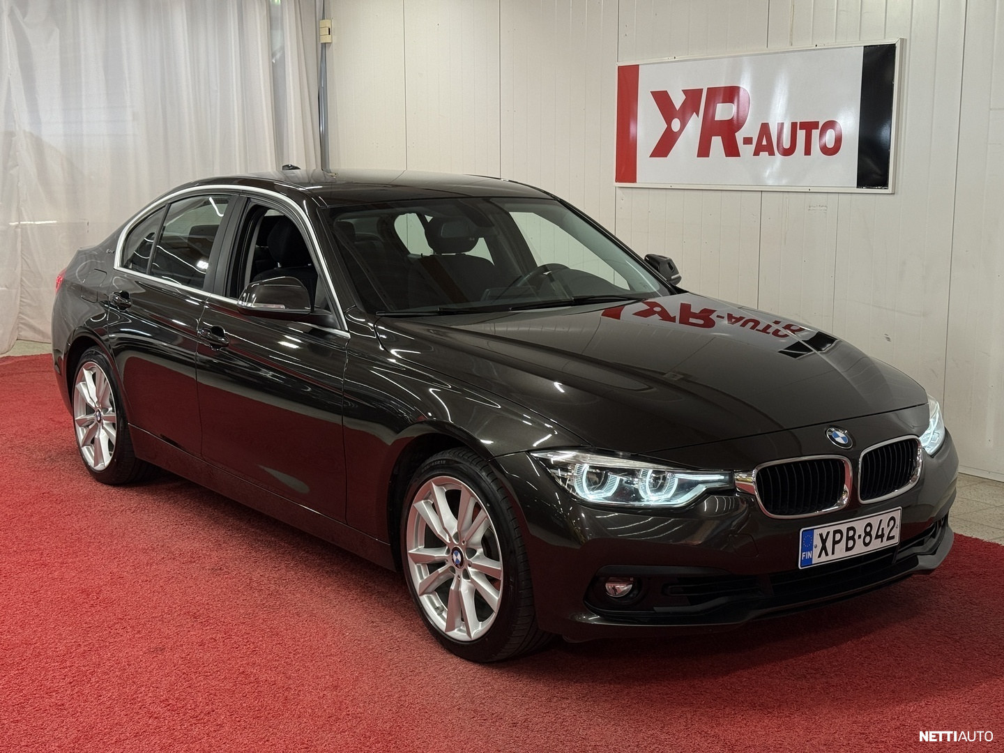 BMW 330