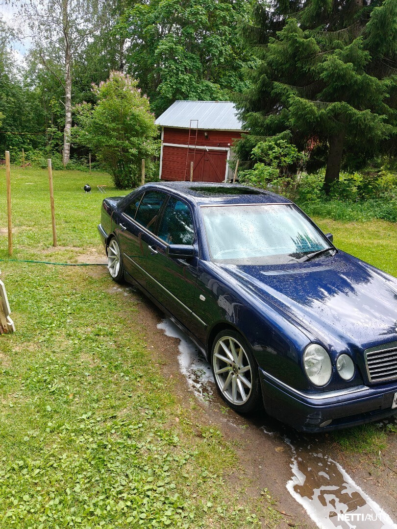 Mercedes-Benz E