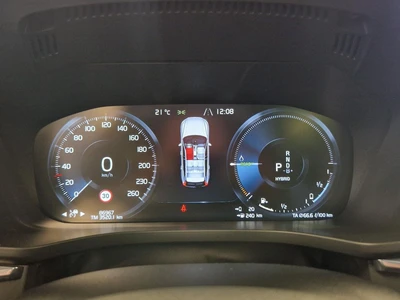 Volvo XC60 2021, photo 7/20