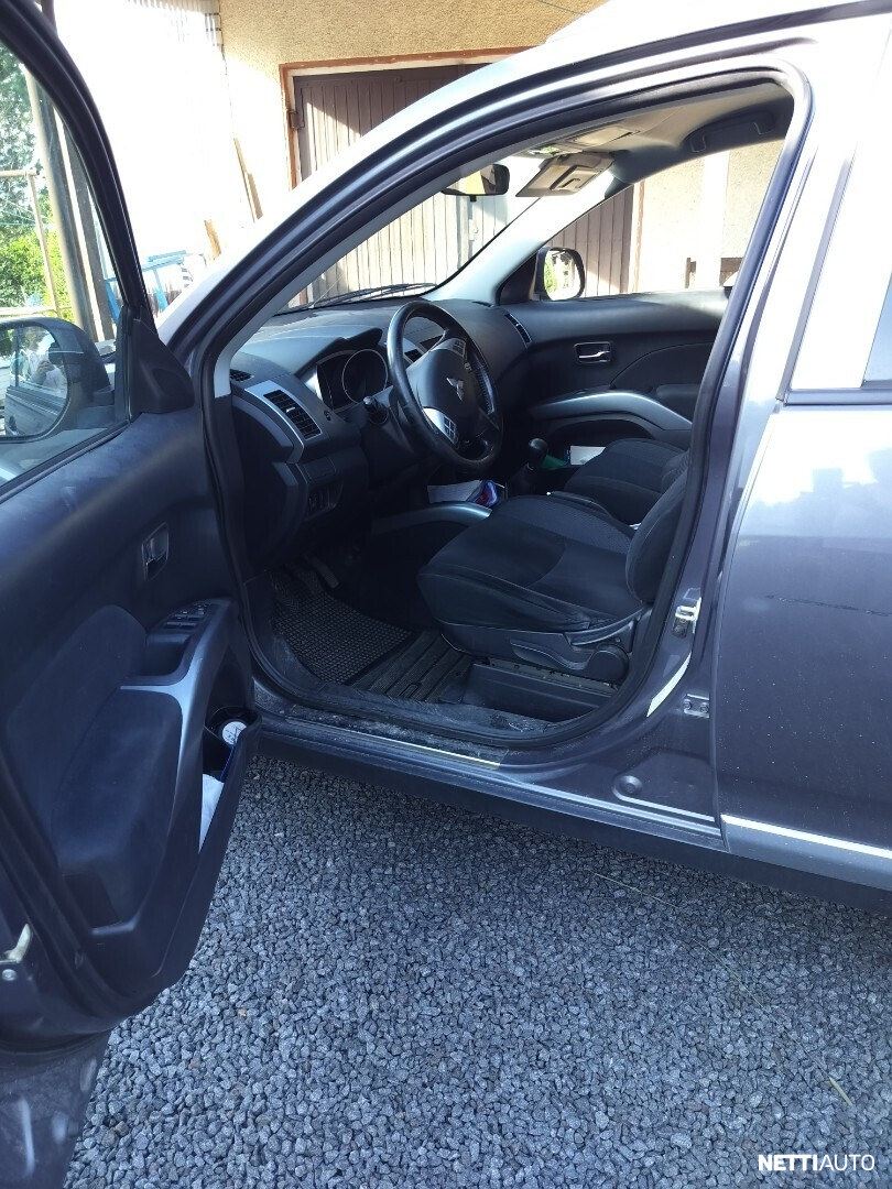 Mitsubishi Outlander 2008, photo 3/4