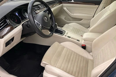 Volkswagen Passat 2017, photo 6/10