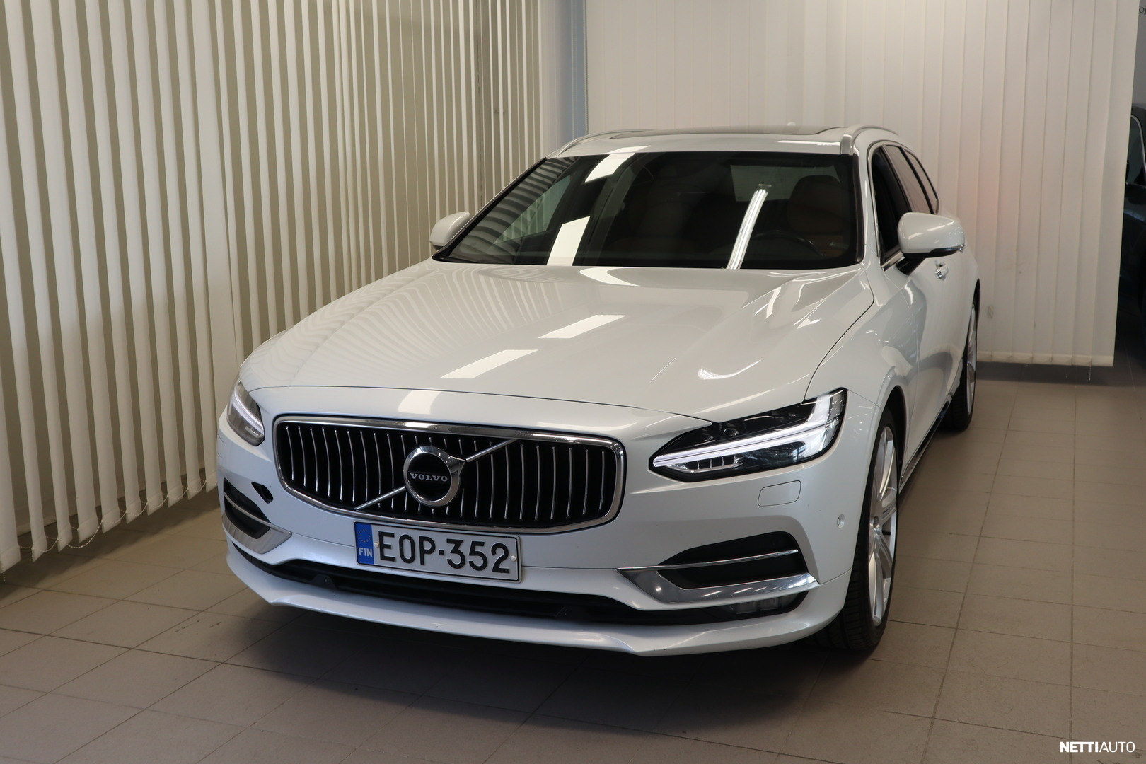 Volvo V90