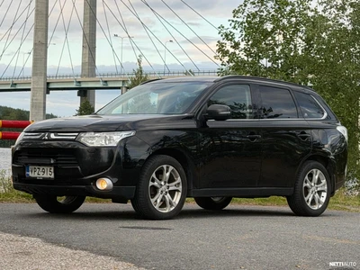 Mitsubishi Outlander 2013, photo 1/20