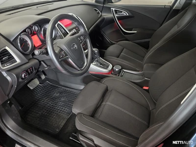 Opel Astra 2010, photo 6/14