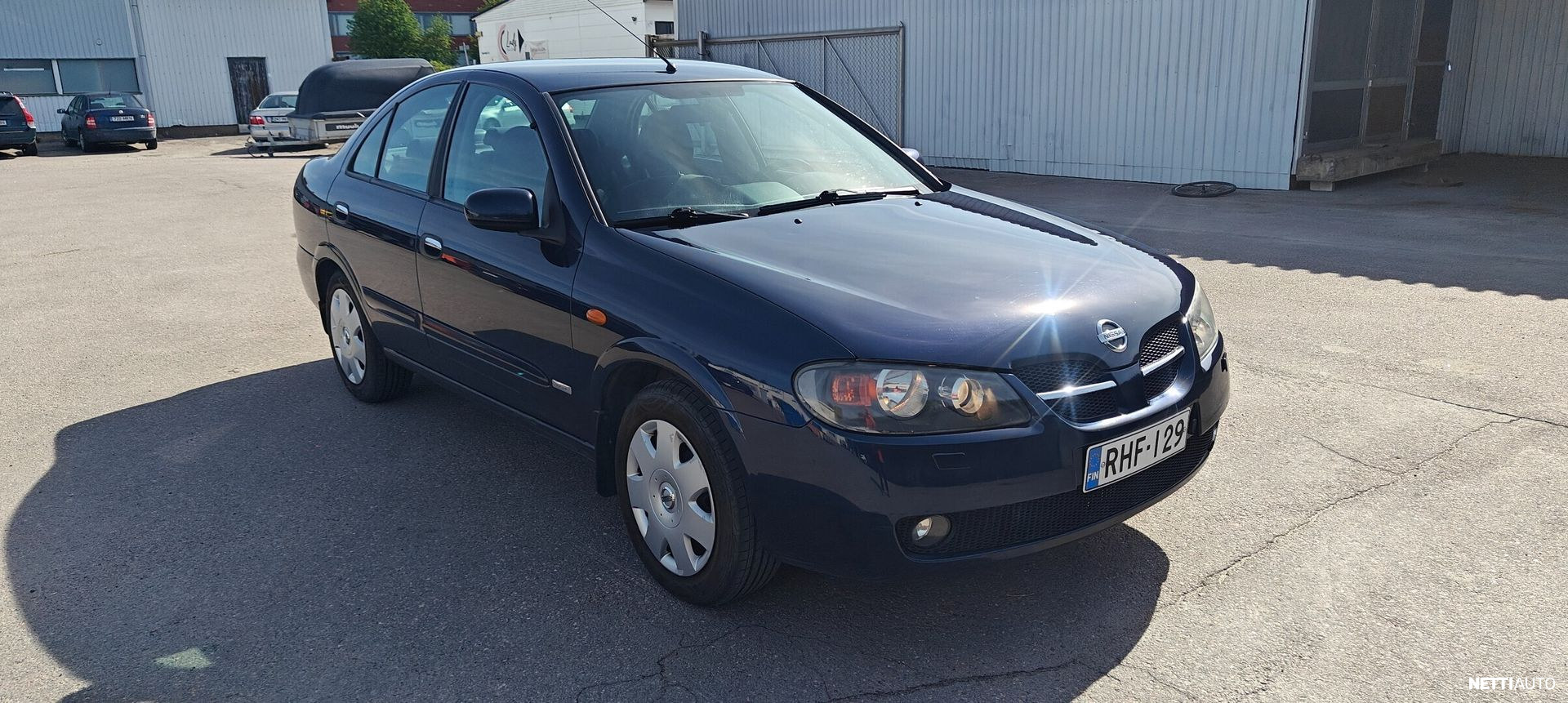 Nissan Almera