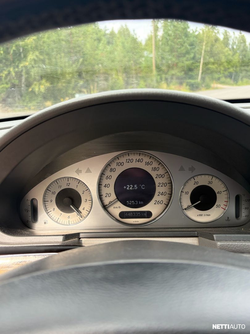 Mercedes-Benz E 2004, photo 7/8