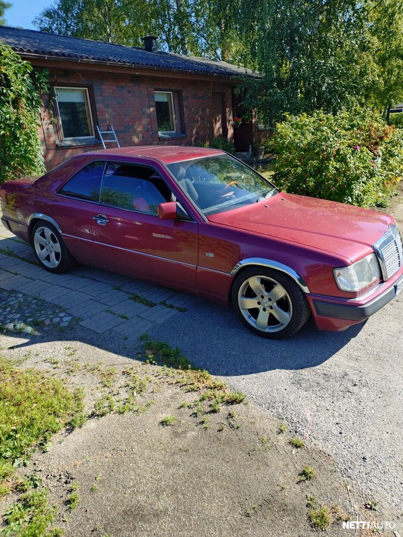 Mercedes-Benz 230