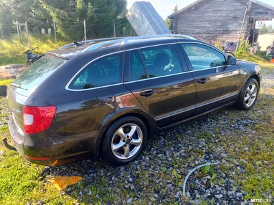 Skoda Superb 2012, kuva 1/8