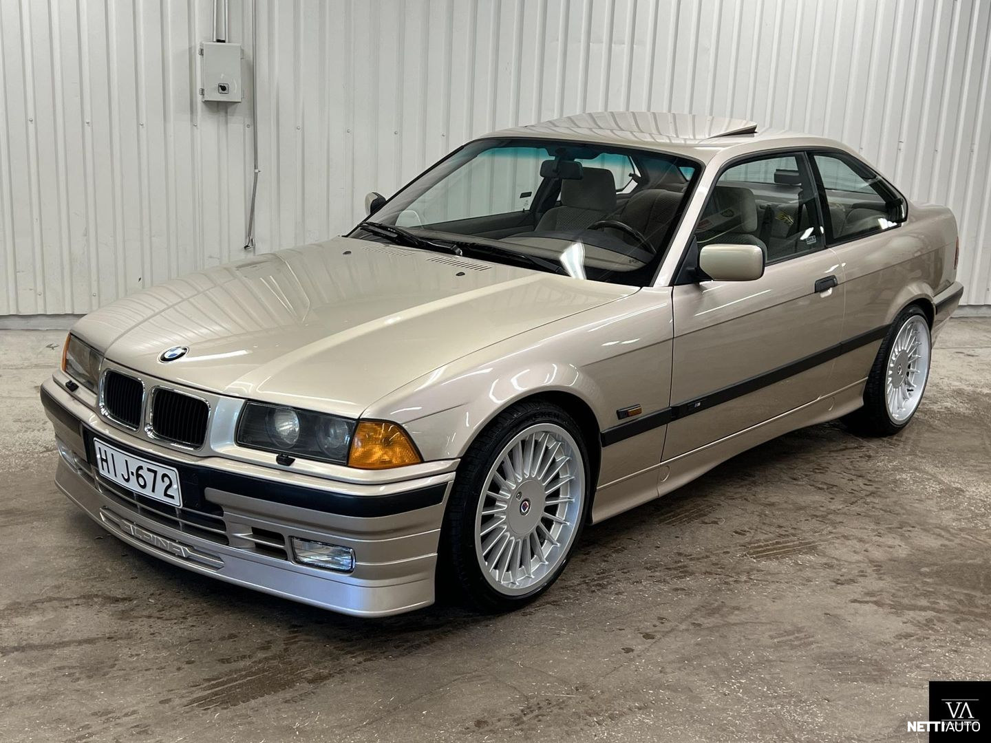 BMW 318iS