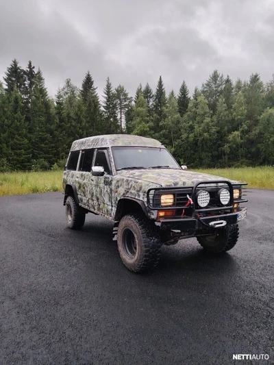 Nissan Patrol 1987, kuva 2/11