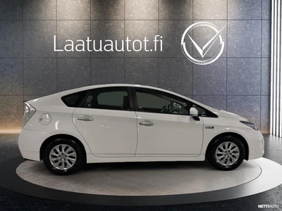Toyota Prius PHEV Active 2015, kuva 6/28