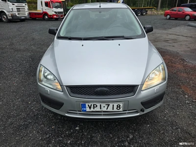 Ford Focus Juuri katsastettu 2006, kuva 3/13