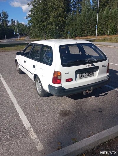 Toyota Corolla 1995, kuva 4/5