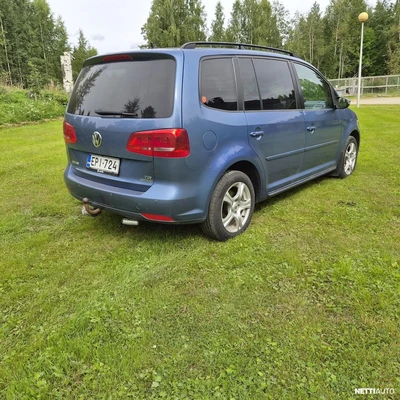 Volkswagen Touran 2012, photo 4/10