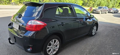 Toyota Auris 2012, kuva 5/16