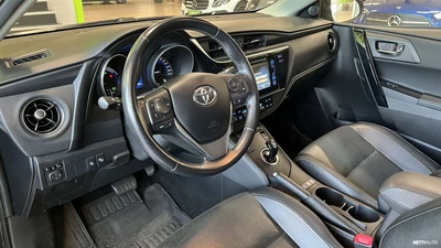 Toyota Auris 2015, kuva 6/10