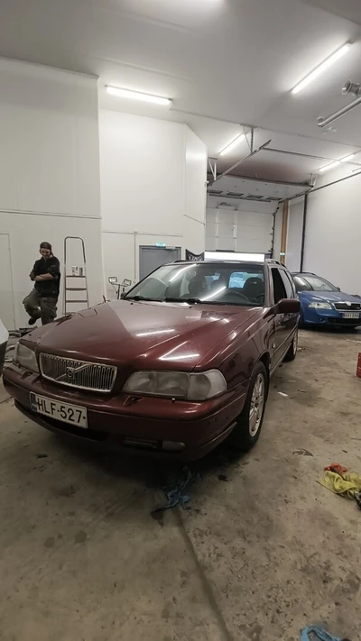 Volvo V70 Sportswagon 2,4 10V 1999, kuva 1/13