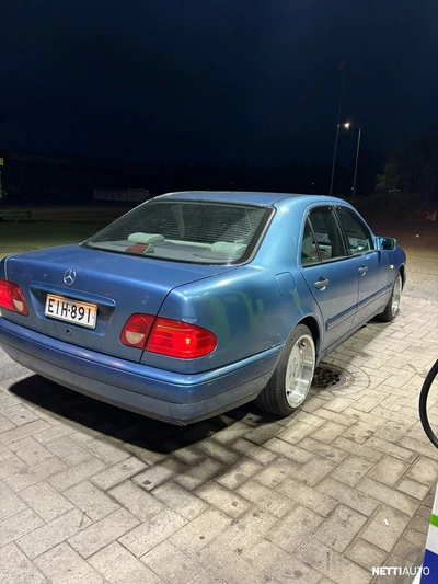 Mercedes-Benz E E200 1997, photo 6/19