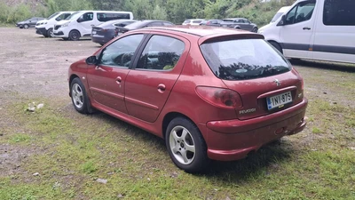 Peugeot 206 4D 206 HATCHBACK 1.4I 2005, kuva 2/11