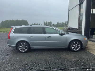 Volvo V70 2,4D Ocean Race aut 2009, kuva 2/8