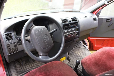 Toyota Hiace D 4D 2004, photo 7/9