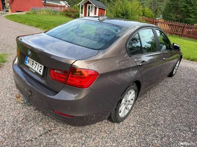 BMW 318 2012, photo 5/10