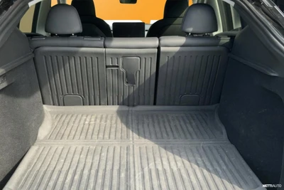 Tesla Model Y Long Range 2023, kuva 3/9