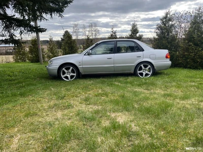 Toyota Corolla 2001, kuva 2/3