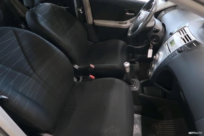 Toyota Yaris 2009, photo 6/8