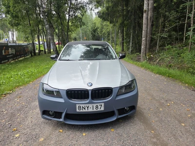 BMW 320 E90 Sedan Business 2009, kuva 2/9