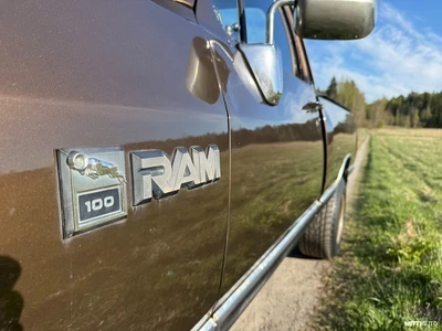 Dodge D100 5.2l 1988, photo 6/13