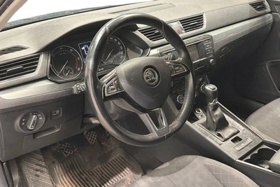 Skoda Superb Combi 2,0 TDI 150 Active 2015, kuva 3/3