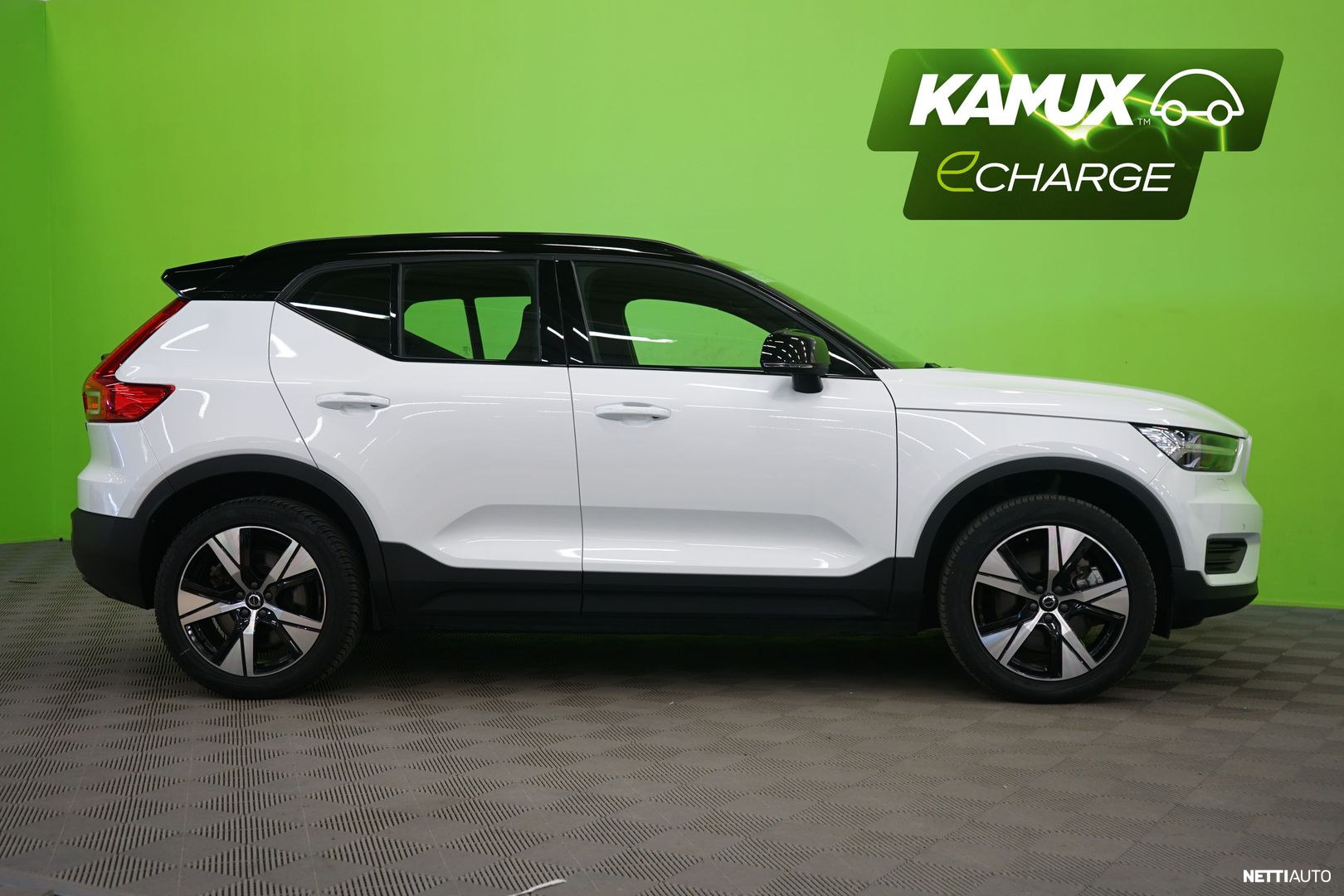 Volvo XC40 2022, photo 2/23