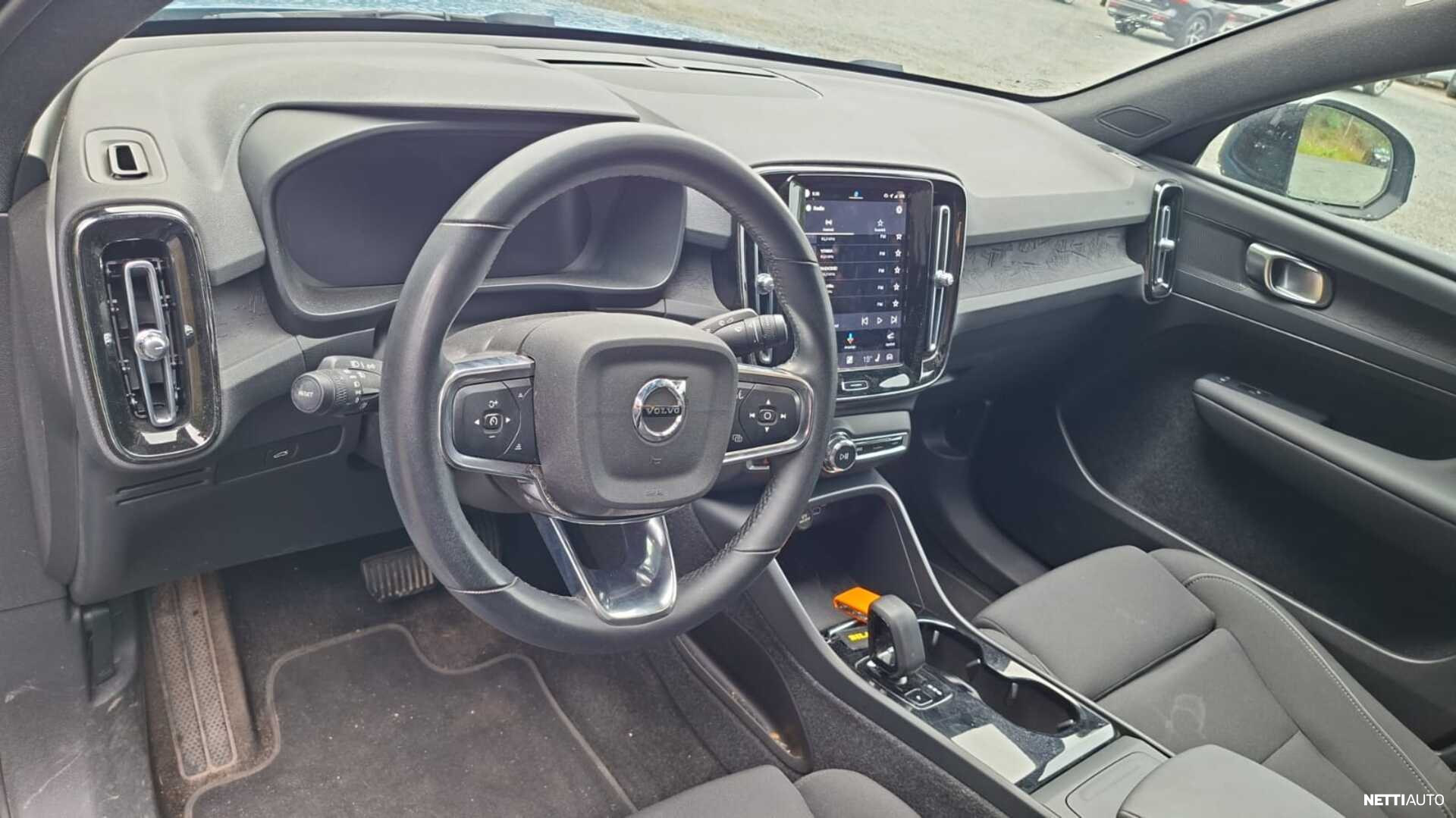 Volvo C40 2023, photo 4/5