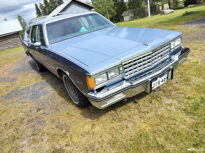 Chevrolet Caprice Classic 1983, kuva 1/13