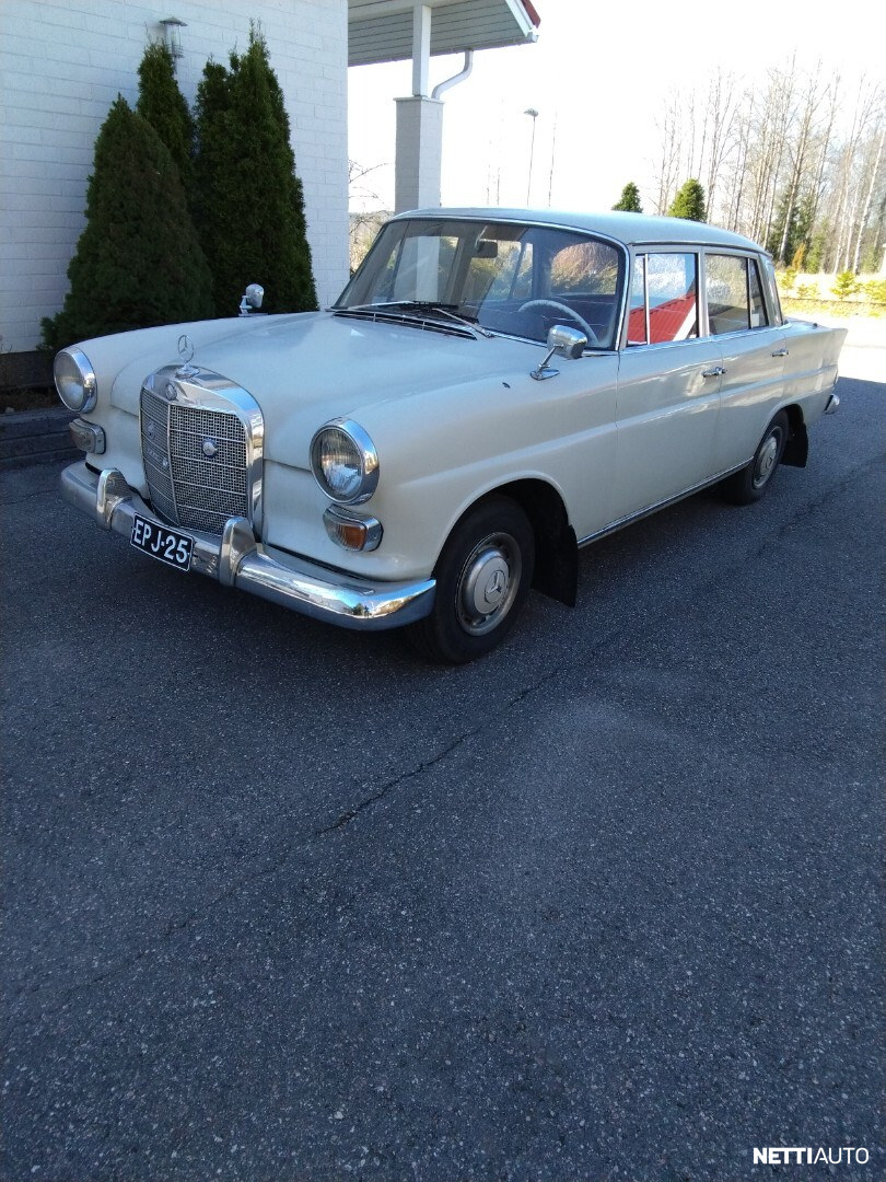 Mercedes-Benz 200