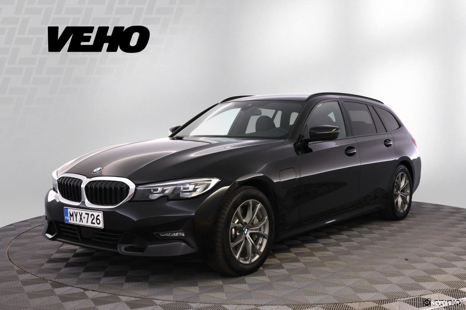 BMW 330