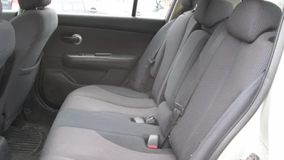 Nissan Tiida 2007, kuva 4/5