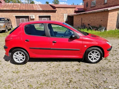 Peugeot 206 2002, kuva 2/10
