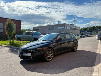 Alfa Romeo 159 2010, kuva 3/8