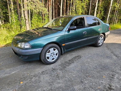 Toyota Avensis Juuri katsastettu 1998, kuva 1/10