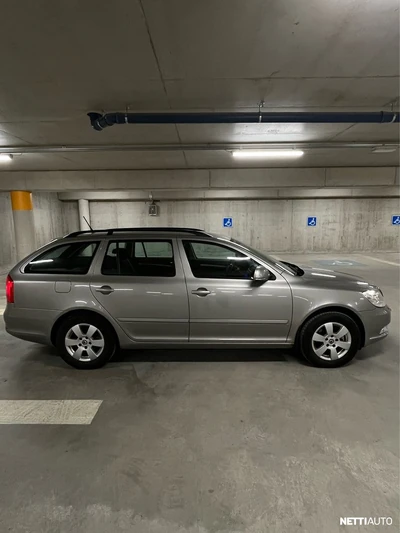 Skoda Octavia Combi 2,0 TDI 140 Elegance 2011, kuva 4/14