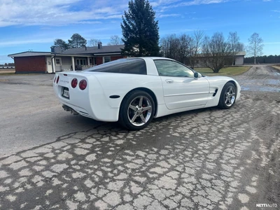 Chevrolet Corvette 1997, kuva 5/11