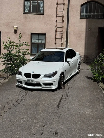 BMW 545 i 2004, kuva 1/24