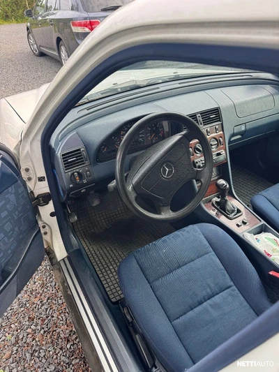Mercedes-Benz C 220 1996, photo 7/16